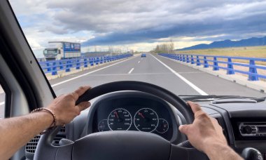 Yolda araba görüntüleme