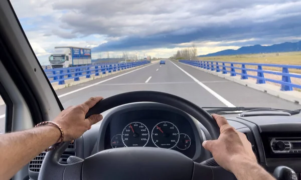 Yolda araba görüntüleme