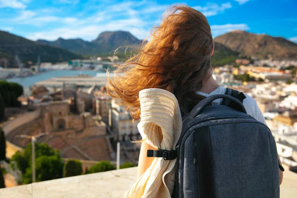 Cartagena Romersk Amfiteater Kvinna Turist Njuter Stadsutsikt — Stockfoto