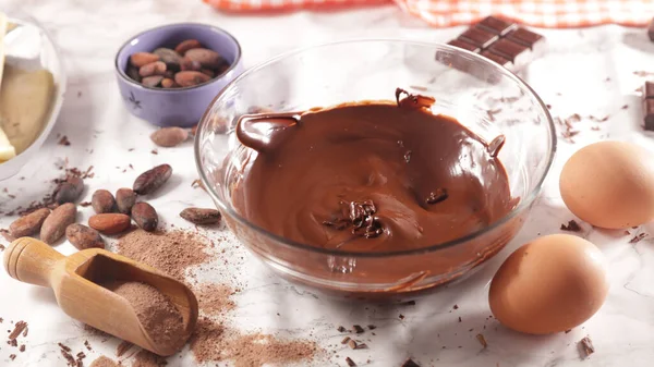 Preparação Delicioso Bolo Chocolate Massa Crua Ingrediente — Fotografia de Stock