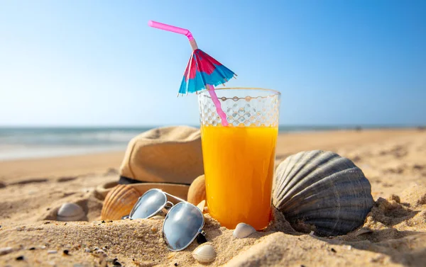 Cocktail Rilassante Sulla Spiaggia — Foto Stock