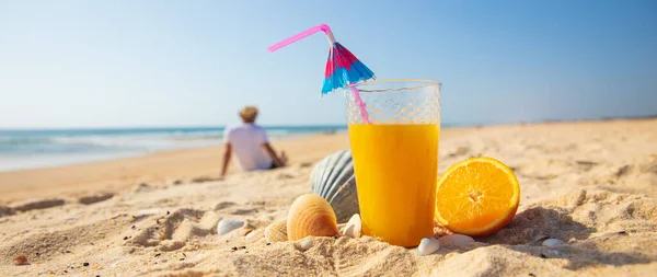 Cocktail Frutta Sulla Spiaggia Vacanza Concetto Vacanza Estiva — Foto Stock