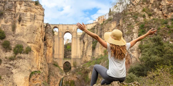 Vrouw Reizen Spanje Andalusië Stad Ronda — Stockfoto