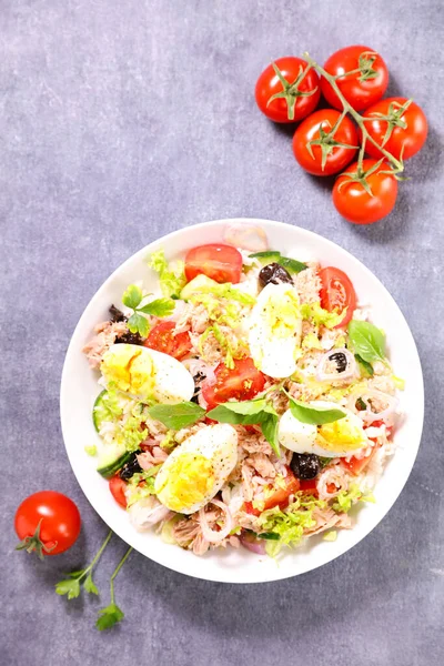Salada Arroz Com Ovo Atum Tomate Azeitona — Fotografia de Stock