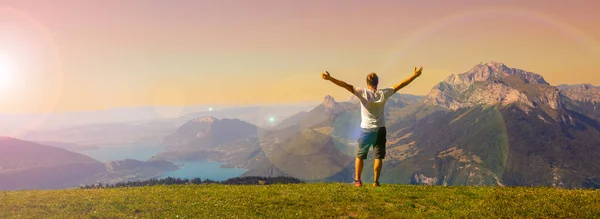 Man Enjoying Beautiful View Annecy Lake — Foto de Stock