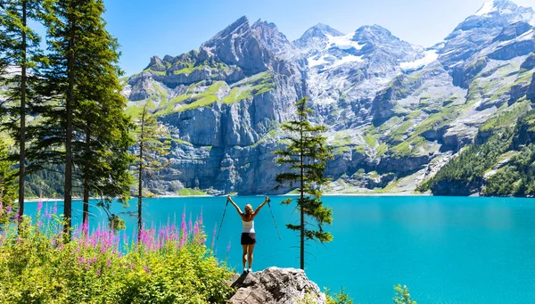 Hiker Woman Oeschinen Lake Kandersteg Switzerland — Stockfoto