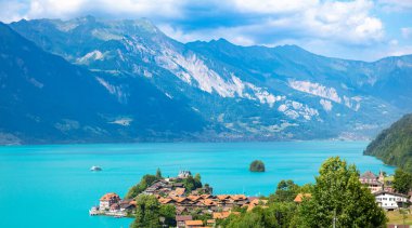İsviçre peyzajı - Brienz Gölü