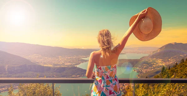 Woman Enjoying Amazing View Annecy Lake France — Stockfoto