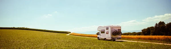 Faily Travel Holiday Trip Motorhome — Stockfoto