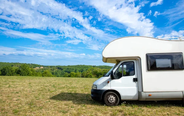 Familienreise Urlaubsreise Wohnmobil — Stockfoto