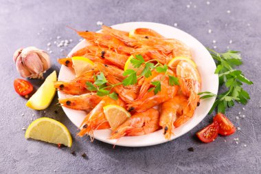 fresh shrimp,  lemon and parsley