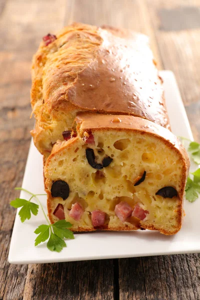 Bolo Pão Com Presunto Azeitona — Fotografia de Stock