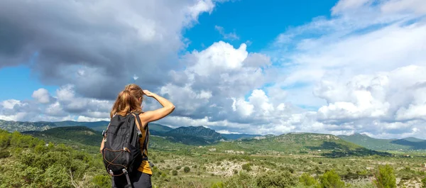 Hiker Woman Tourist Looking Cevennes Nature France — Stock Photo, Image