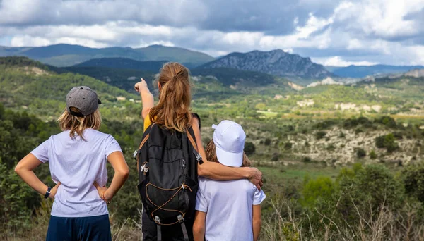 Family Looking Cevennes Mountain Background France — Stock Photo, Image