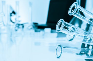 mikroskop ve yıkama loncası malzemeleri kullanılan test tüpleri