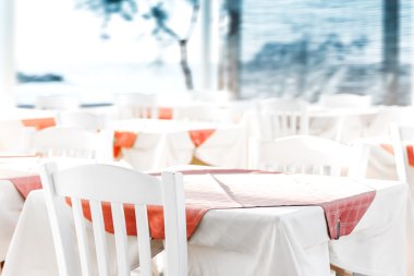 boş bir tablo bir sokak deniz Restaurant