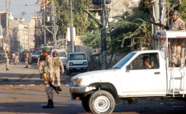 teröristler ve mehmoodabad alanda miscreants karşı hedeflenen arama işlemi