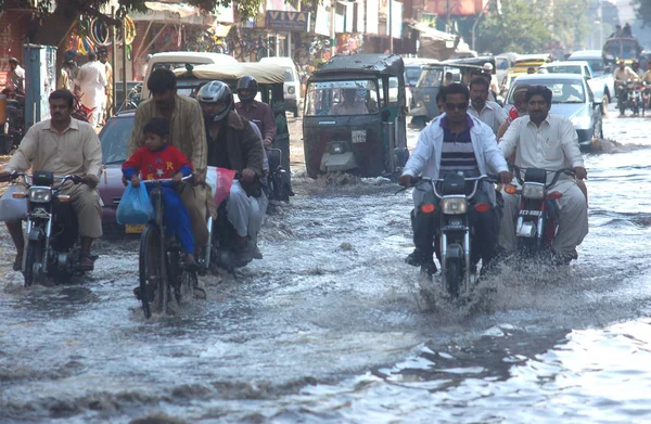 First downpour of winter season in Karachi — Stock Photo, Image