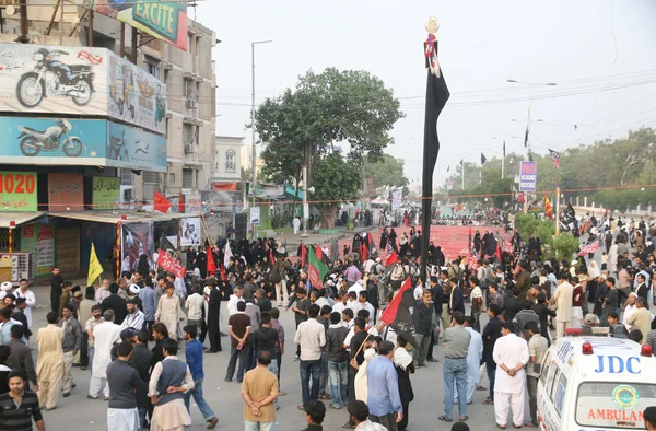 Shiite Muslims hold protest against target killing and genocide of Shiite Muslims across Pakistan — Stock Photo, Image
