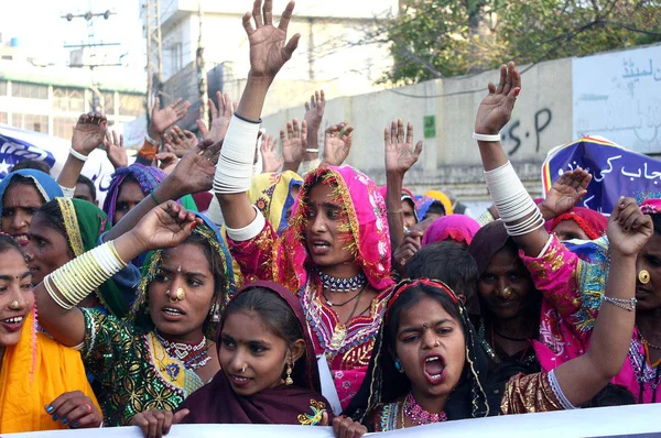 Chant slogans for homes ownership during protest demonstration — Stock Photo, Image