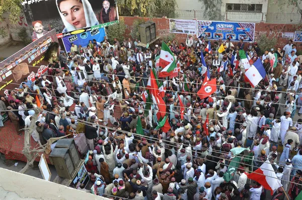 Activists of different political parties from Sindh Region are celebrating Sindhi Cultural Day together — Stock Photo, Image