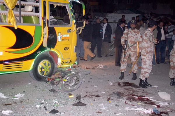 Bomb blast at Aisha Manzil in Karachi — Stock Photo, Image