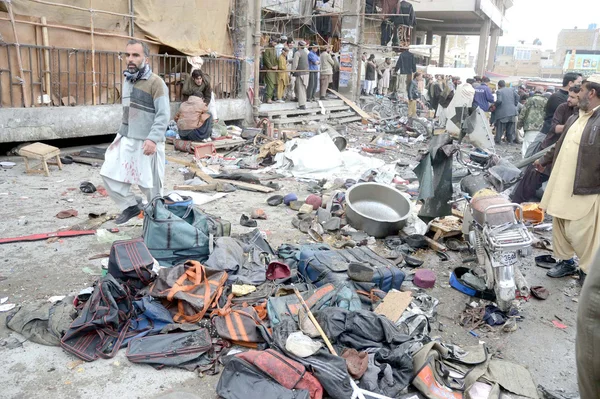 Jedenaście zginęło w wybuchu bomby w chowk Chan bacha w Kweta — Zdjęcie stockowe