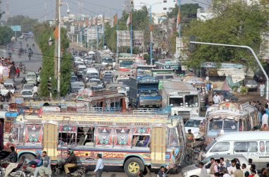 trafik sıkışıklığı hedef bir Şii Müslüman adlandırılmış ibn-e-kim vurularak hassan kimliği belirsiz kişiler tarafından öldürülmesinden sonra görünümü