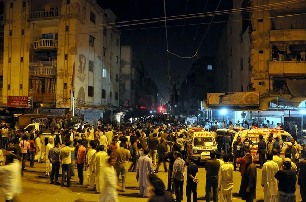 Dual bomb blasts at Abbas Town area in Karachi — Stock Photo, Image