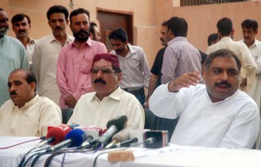 CID counter Terörizm kanat resmi mazhar Bhatti bux adresleri geçersiz organizasyon kişiden kurtarılan gösteren ele geçirilen silahlar sırasında medya kişilere