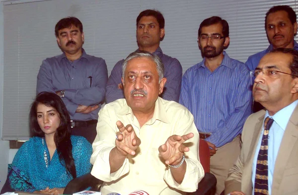 kaçak gutka, pan masala beş kaplarda dolması ile ilgili basın toplantısında özel baş toplayıcı, Muhammed yahya kişilerin medya adresleri