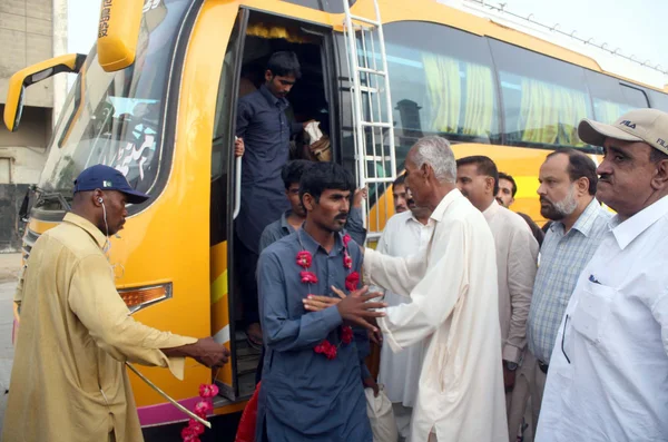 Hint Karaçi serbest ve onların sevgili, Balık harbour Karaçi'de benimsemesi pakistan balıkçılar