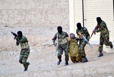 commandoes kendi yetenek sırasında Kapanış töreni Belucistan polis quetta düzenlenen terörist eğitim anti ilerleme gösteriyorsun