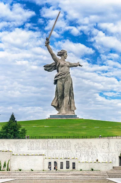 Architectural monument - Motherland — Stock Photo, Image