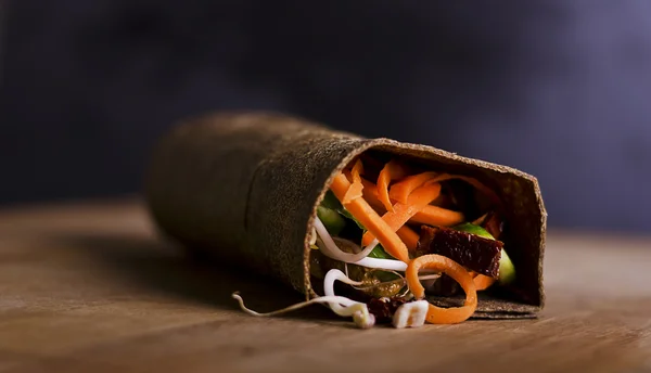 Raw food wrap — Stock Photo, Image