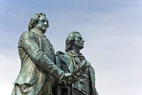 Monumento a Goethe y Schiller — Foto de Stock