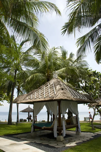 Gazebos tropicales con vista al mar — Foto de Stock