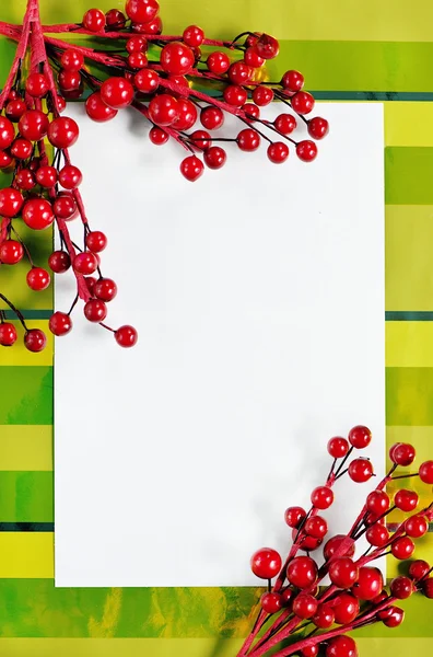 Biglietto natalizio con rami rossi — Foto Stock