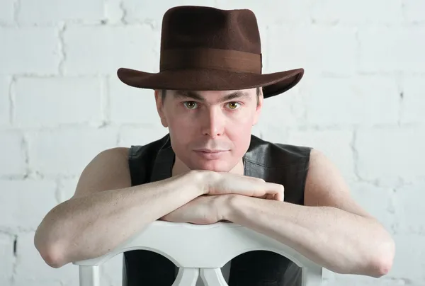 Attractive man in brown hat — Stock Photo, Image