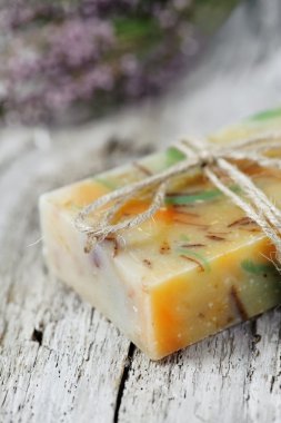 el yapımı Sabun ve kuru lavanta