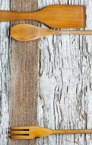 Naczynia na stare drewniane tła — Zdjęcie stockowe