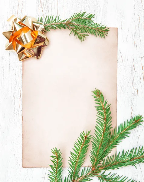 Vánoční přání s větvemi jedlí — Stock fotografie