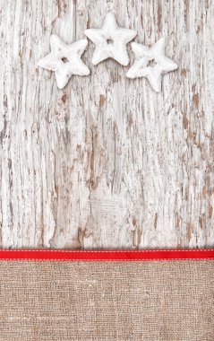 Gümüş Yıldız ve çuval bezi ile Noel dekorasyon