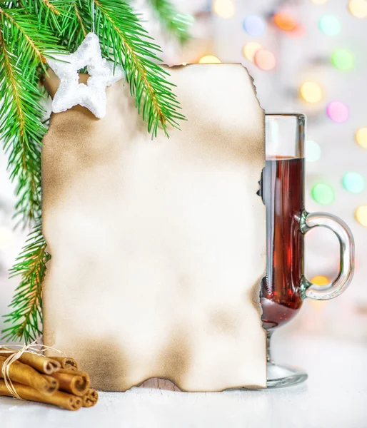 Tarjeta de Navidad con vino caliente — Foto de Stock