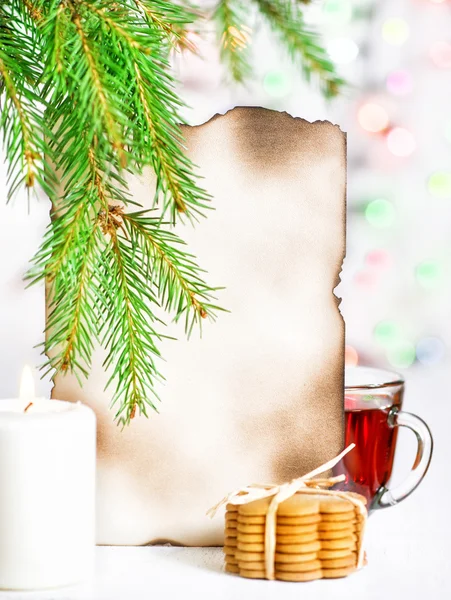 Weihnachtskarte mit Tee und Plätzchen — Stockfoto