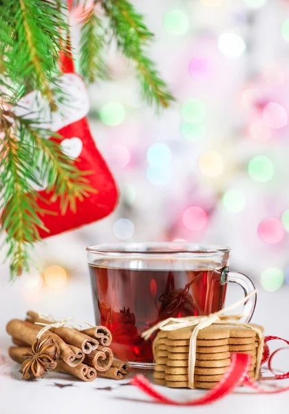 クリスマスのお茶とクッキー — ストック写真