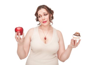 artı boyutu kadın elma ve pasta arasında seçim yapma