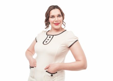 gülümseyen güzel artı boyutu kadın