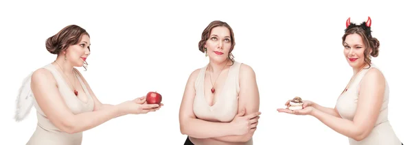 Plus size kvinna att göra valet mellan sund och osund mat — Stockfoto