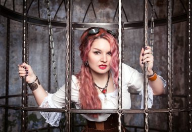 güzel steampunk kadını kafeste